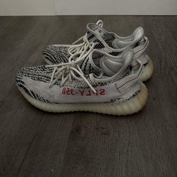Adidas Yeezy Boost 350 V2 Zebra (2017) - Picture 2 of 3